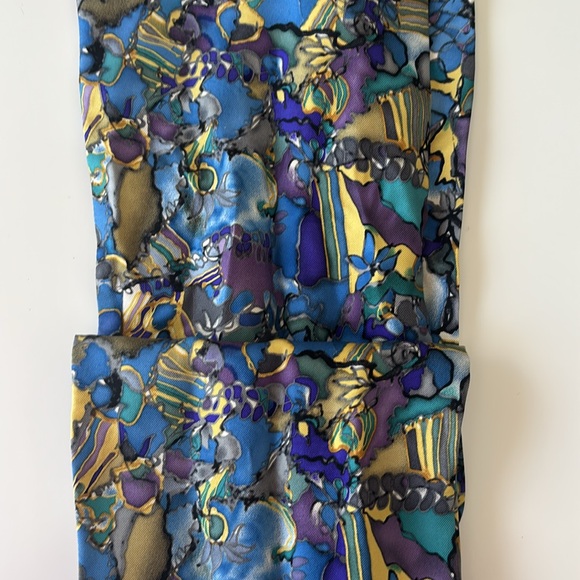 Vintage Stained Glass Dark Academia silk - Picture 4 of 4